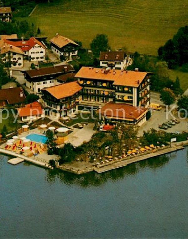 Historical photograph of the Schlierseer Hof and lake