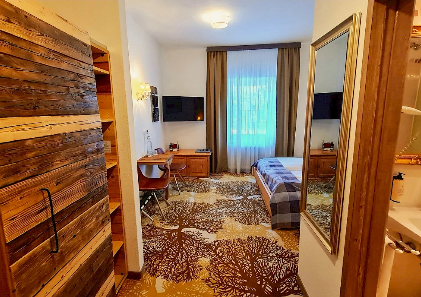 Doppelzimmer mit liebevoller Dekoration