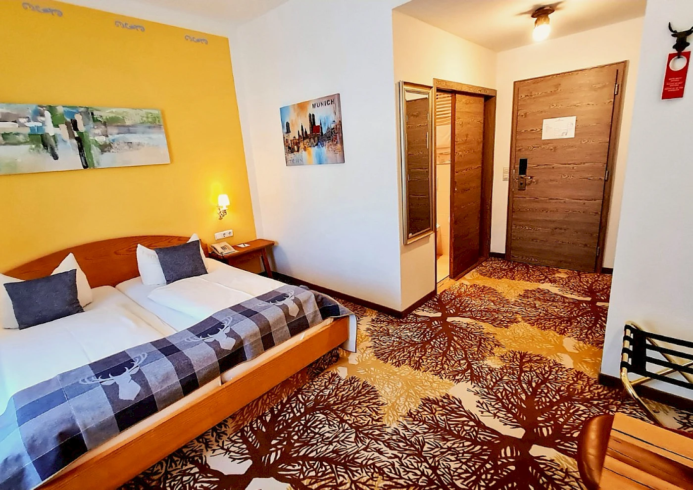 Doppelzimmer mit liebevoller Dekoration