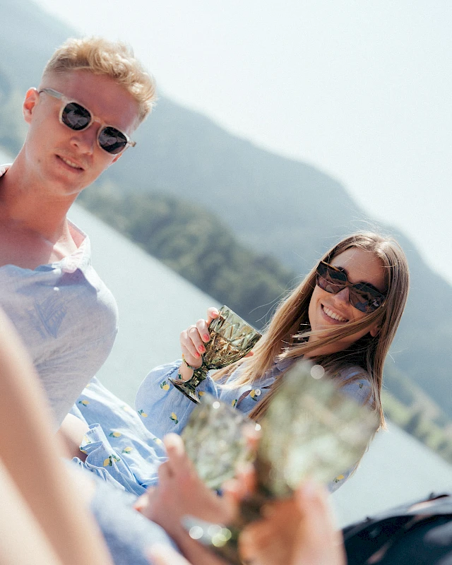 Tagungsraum mit modernem Equipment und urigem Kachelofen